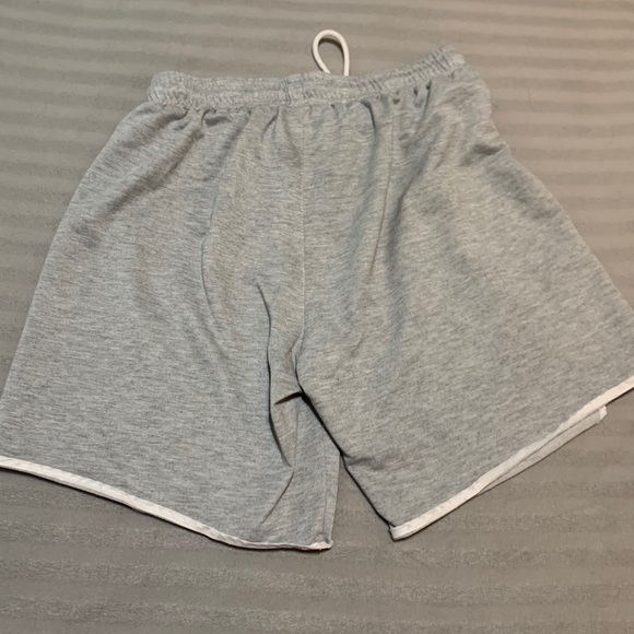 Shorts - Picture 3 of 3